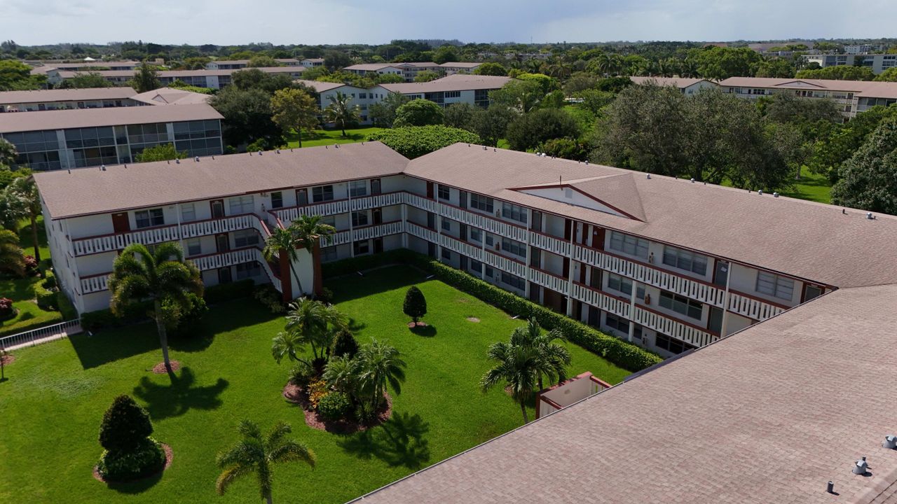 待售: $99,000 (1 贝兹, 1 浴室, 715 平方英尺)