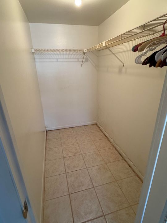 Activo con contrato: $139,900 (2 camas, 2 baños, 858 Pies cuadrados)