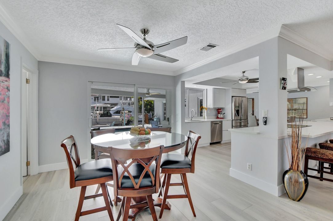 合同活跃: $2,245,000 (4 贝兹, 3 浴室, 1908 平方英尺)