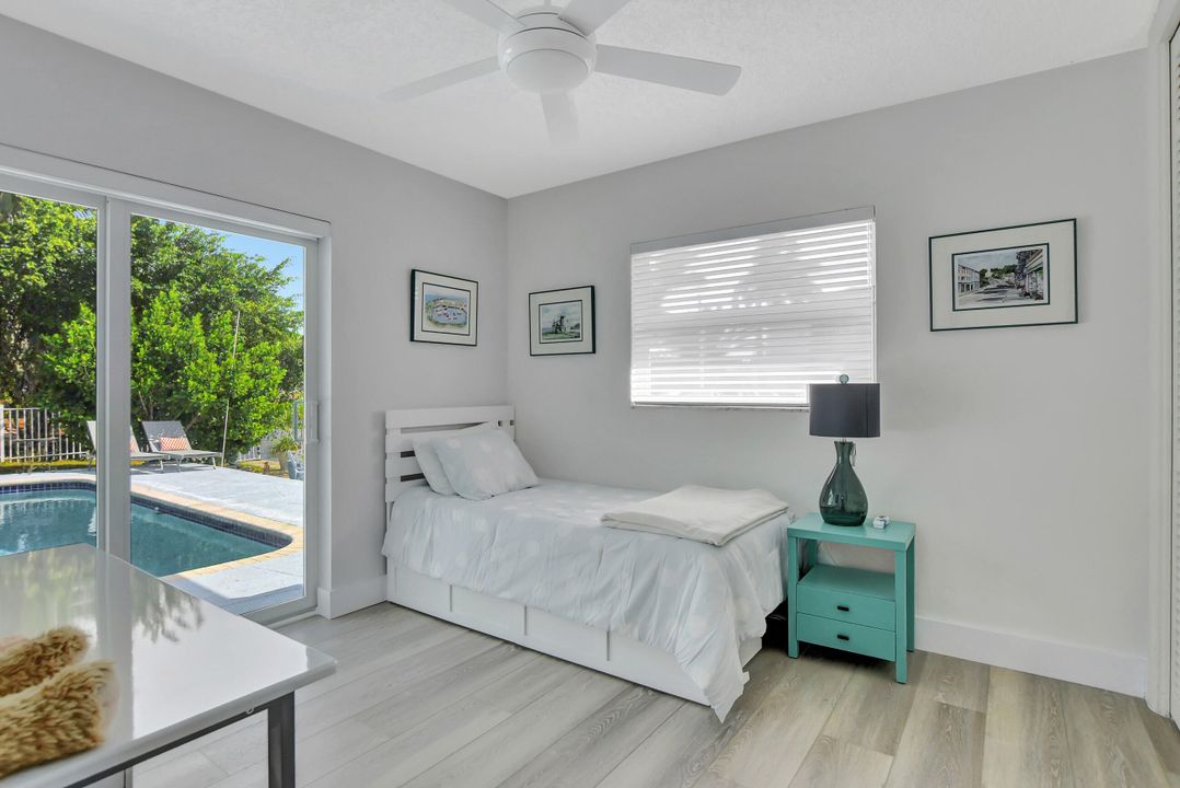 合同活跃: $2,245,000 (4 贝兹, 3 浴室, 1908 平方英尺)