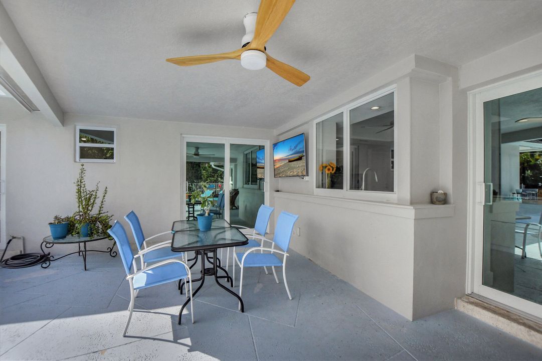 合同活跃: $2,245,000 (4 贝兹, 3 浴室, 1908 平方英尺)