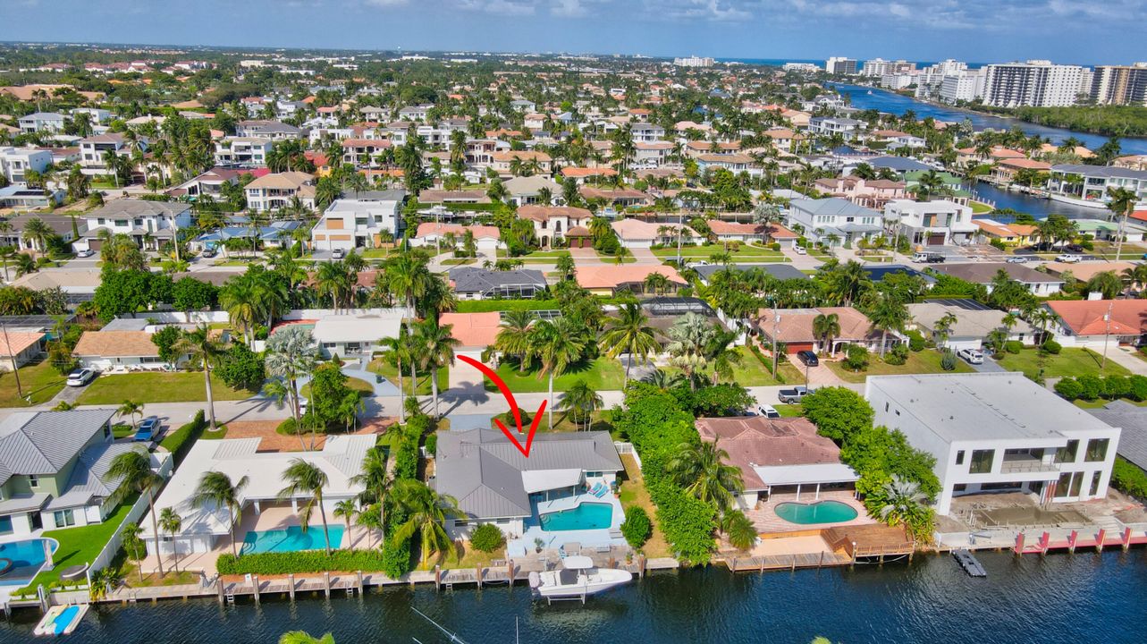 合同活跃: $2,245,000 (4 贝兹, 3 浴室, 1908 平方英尺)