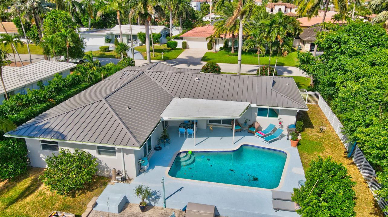 合同活跃: $2,245,000 (4 贝兹, 3 浴室, 1908 平方英尺)