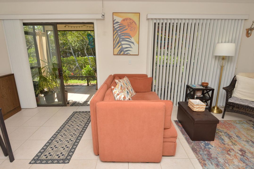 En Venta: $275,000 (2 camas, 2 baños, 1250 Pies cuadrados)