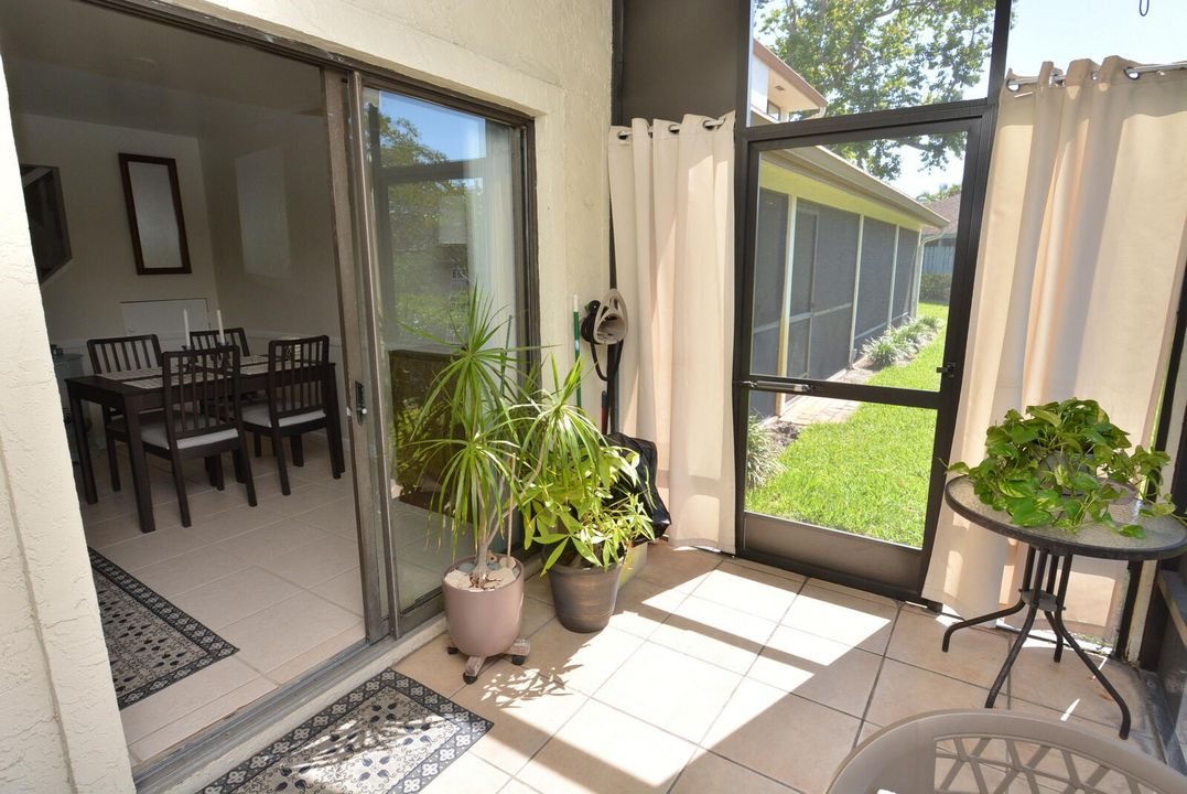 En Venta: $275,000 (2 camas, 2 baños, 1250 Pies cuadrados)