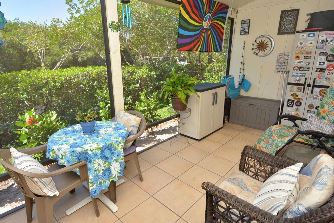 En Venta: $275,000 (2 camas, 2 baños, 1250 Pies cuadrados)