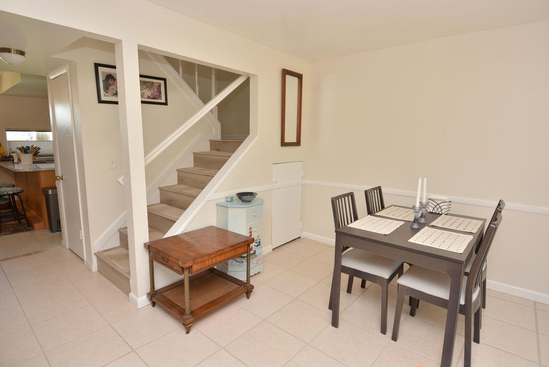 En Venta: $275,000 (2 camas, 2 baños, 1250 Pies cuadrados)