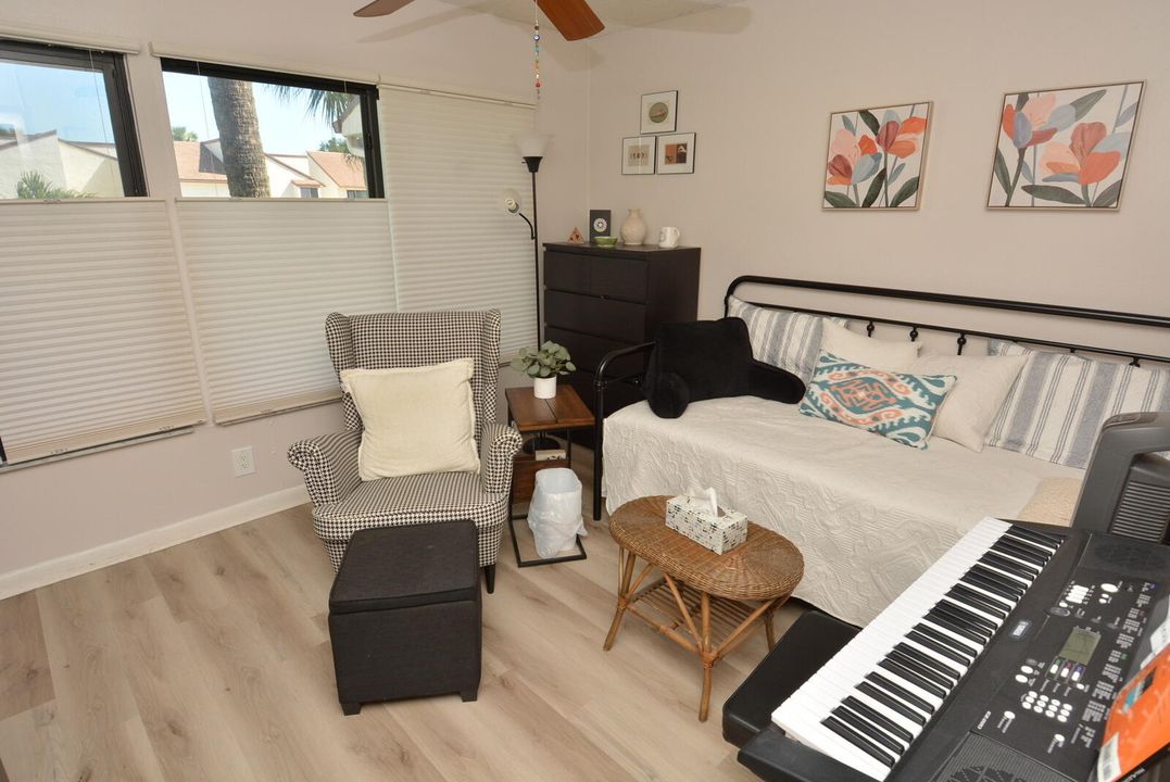 En Venta: $275,000 (2 camas, 2 baños, 1250 Pies cuadrados)