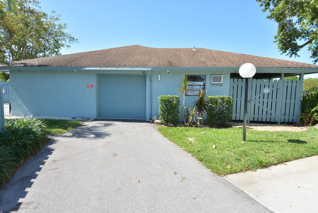 En Venta: $275,000 (2 camas, 2 baños, 1250 Pies cuadrados)