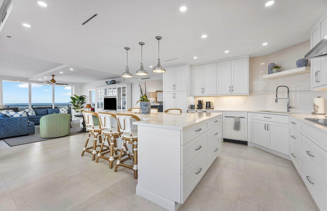 На продажу: $4,395,000 (2 спален, 2 ванн, 2244 Квадратных фут)