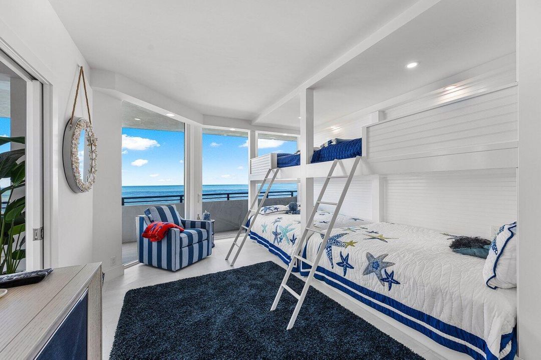 На продажу: $4,395,000 (2 спален, 2 ванн, 2244 Квадратных фут)