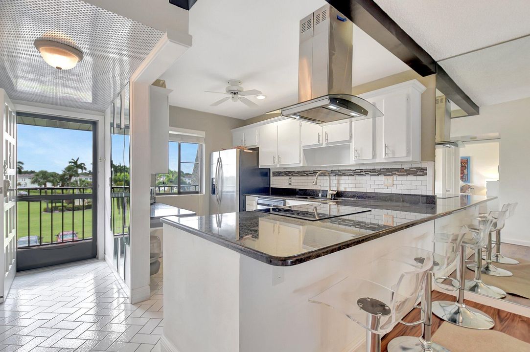 合同活跃: $1,875 (2 贝兹, 2 浴室, 939 平方英尺)