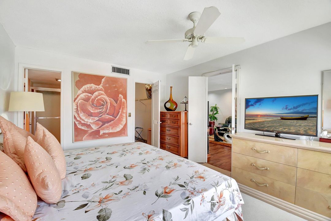 合同活跃: $1,875 (2 贝兹, 2 浴室, 939 平方英尺)