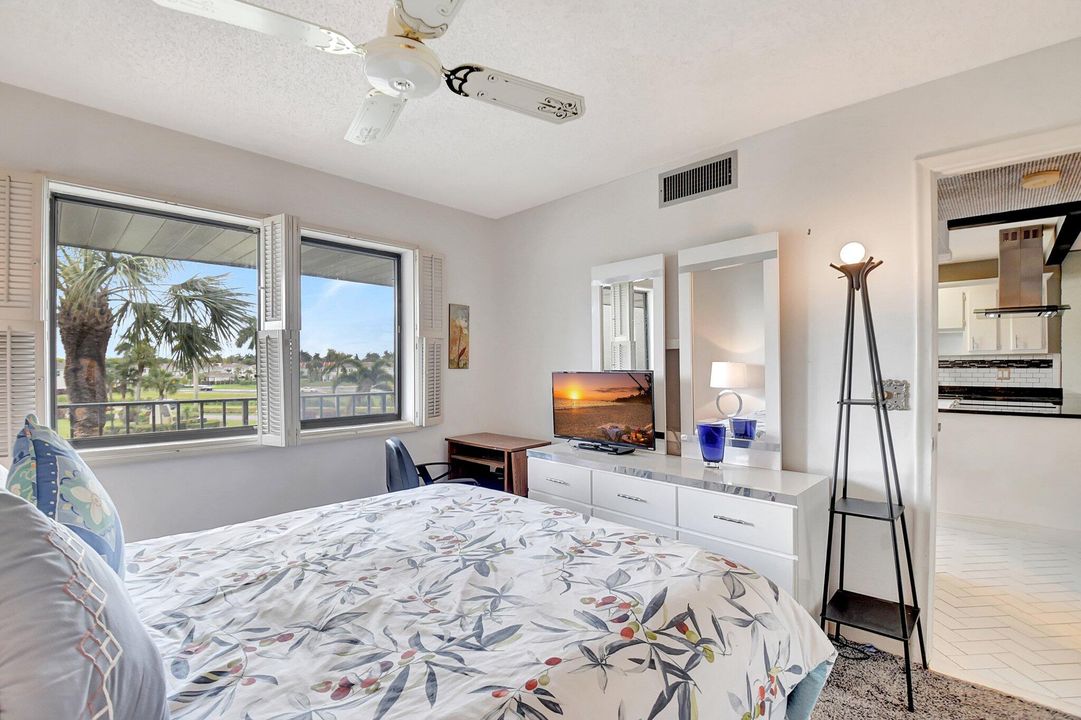 合同活跃: $1,875 (2 贝兹, 2 浴室, 939 平方英尺)