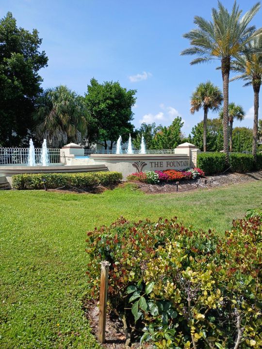 合同活跃: $1,875 (2 贝兹, 2 浴室, 939 平方英尺)