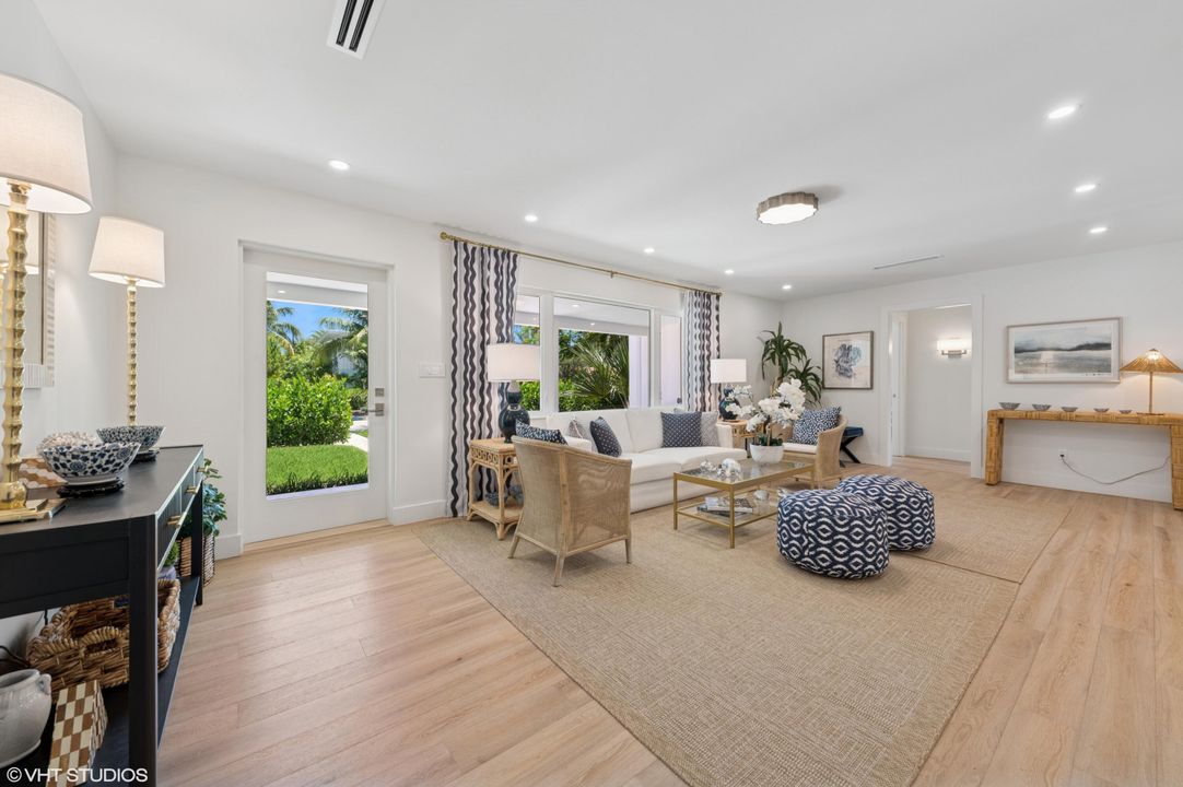 En Venta: $1,375,000 (4 camas, 2 baños, 1844 Pies cuadrados)