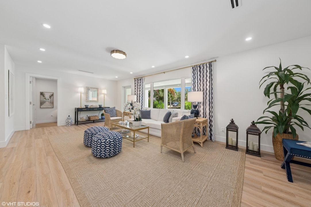 En Venta: $1,375,000 (4 camas, 2 baños, 1844 Pies cuadrados)