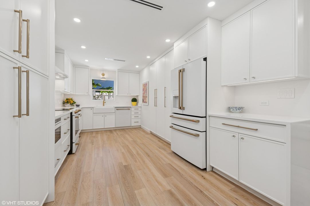 En Venta: $1,375,000 (4 camas, 2 baños, 1844 Pies cuadrados)