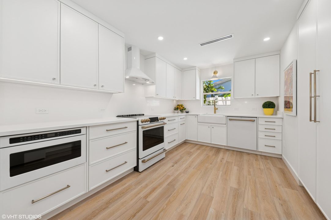 En Venta: $1,375,000 (4 camas, 2 baños, 1844 Pies cuadrados)