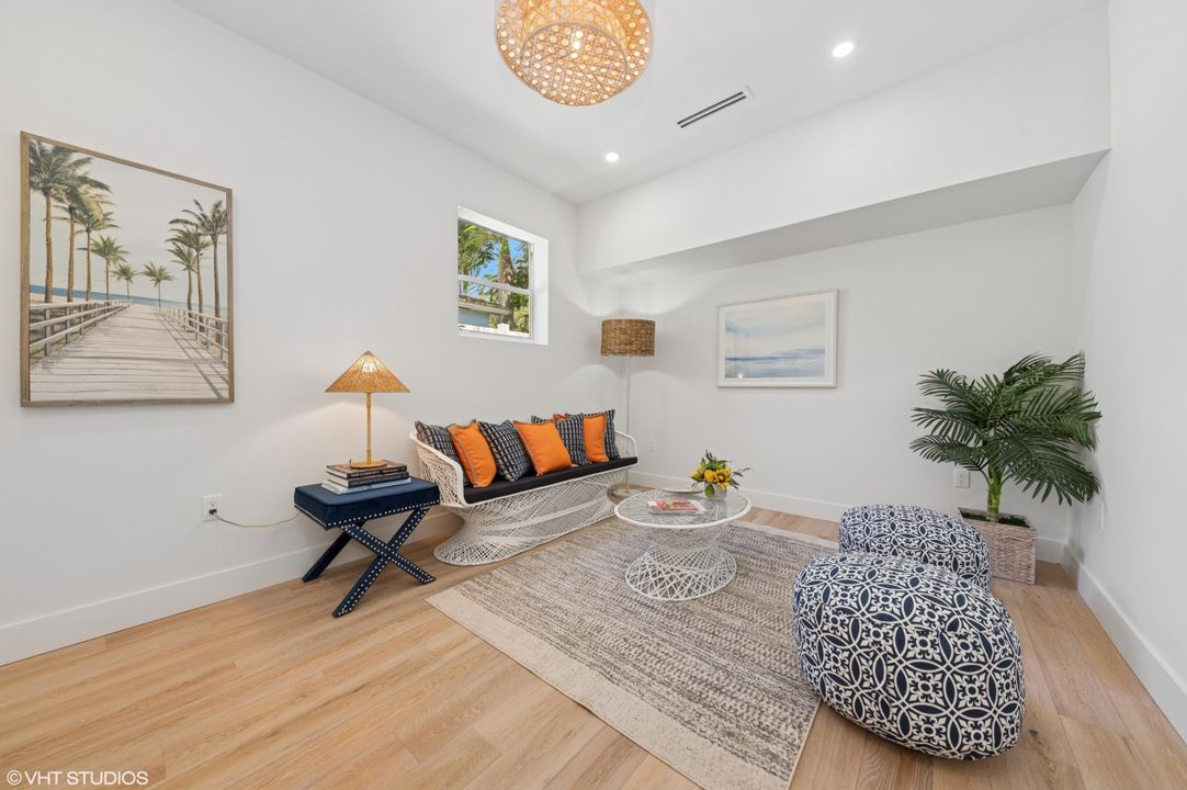 En Venta: $1,375,000 (4 camas, 2 baños, 1844 Pies cuadrados)