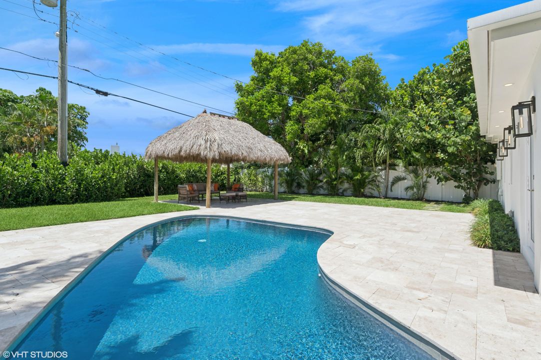 En Venta: $1,375,000 (4 camas, 2 baños, 1844 Pies cuadrados)