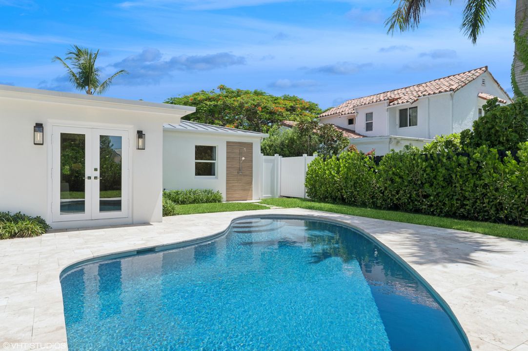 En Venta: $1,375,000 (4 camas, 2 baños, 1844 Pies cuadrados)