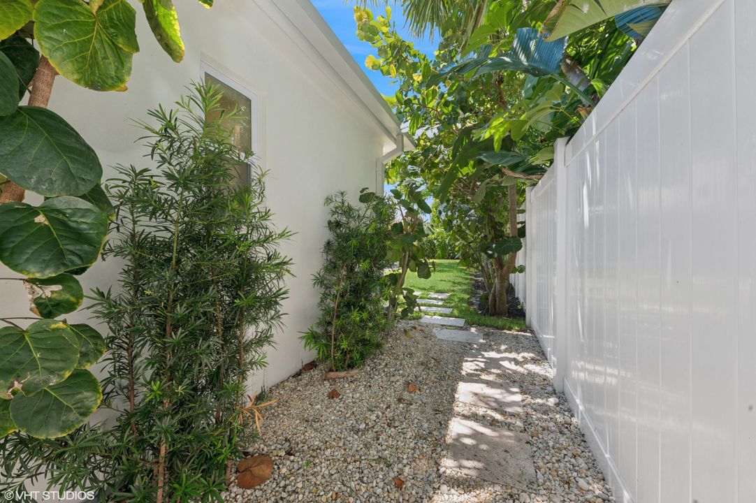 En Venta: $1,375,000 (4 camas, 2 baños, 1844 Pies cuadrados)