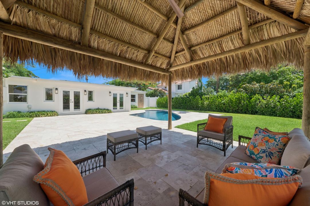 En Venta: $1,375,000 (4 camas, 2 baños, 1844 Pies cuadrados)