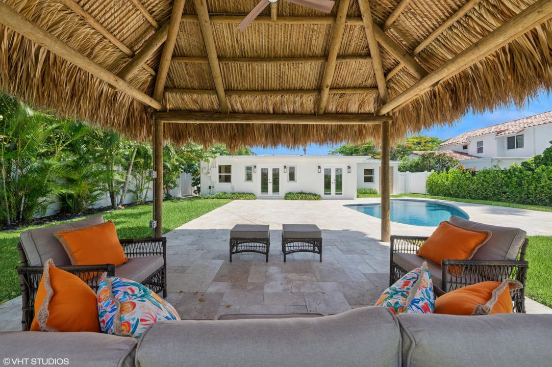 En Venta: $1,375,000 (4 camas, 2 baños, 1844 Pies cuadrados)