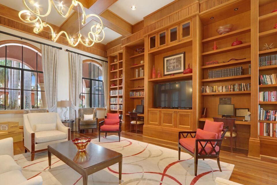 Под контрактом: $6,000 (2 спален, 2 ванн, 2364 Квадратных фут)