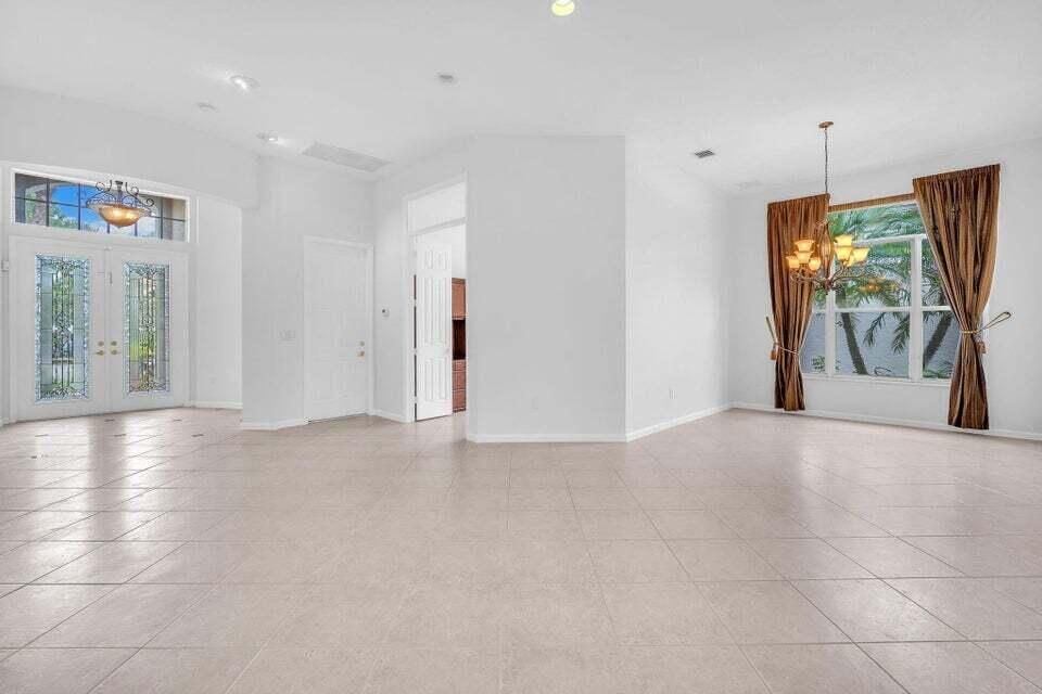 Под контрактом: $6,000 (2 спален, 2 ванн, 2364 Квадратных фут)