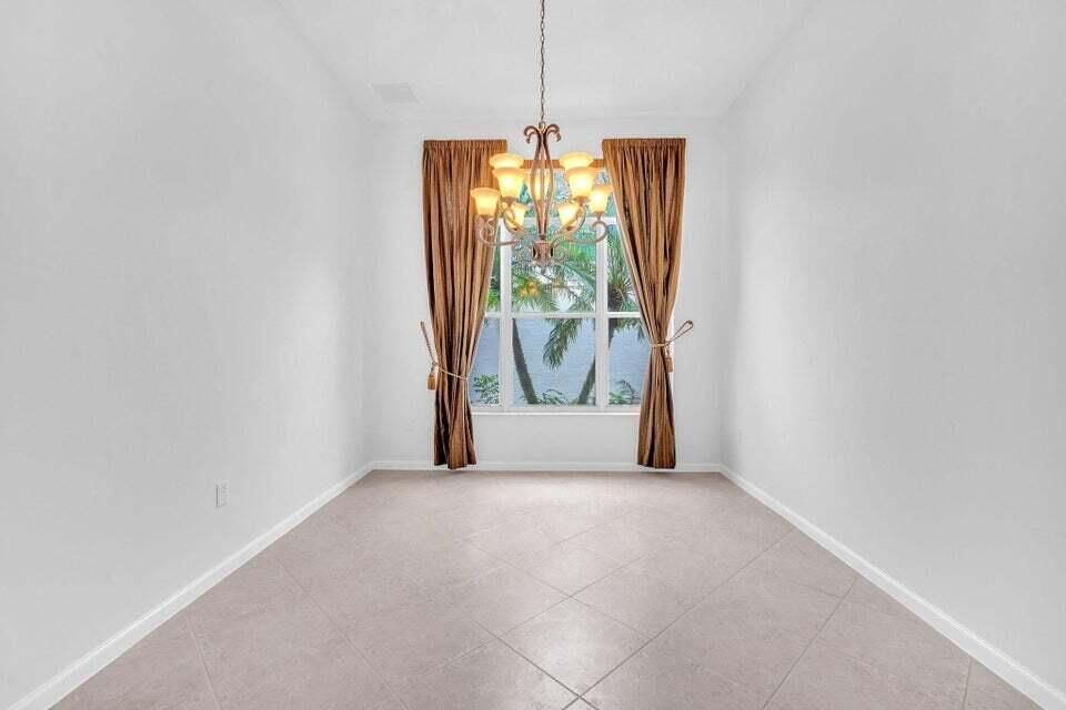 Под контрактом: $6,000 (2 спален, 2 ванн, 2364 Квадратных фут)