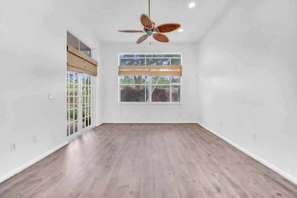 Под контрактом: $6,000 (2 спален, 2 ванн, 2364 Квадратных фут)