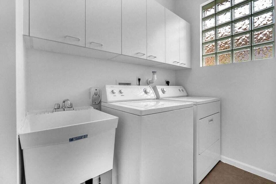 Под контрактом: $6,000 (2 спален, 2 ванн, 2364 Квадратных фут)