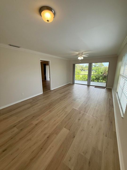 For Rent: $1,850 (2 beds, 2 baths, 1095 Square Feet)