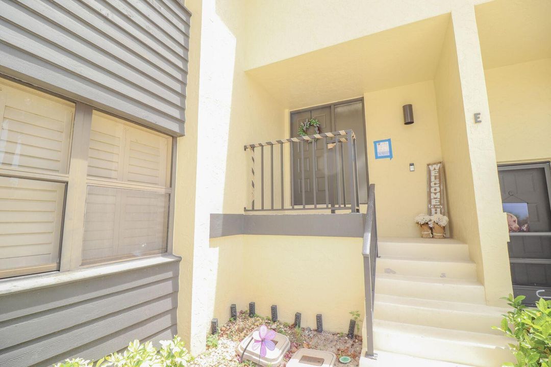 For Rent: $2,120 (3 beds, 2 baths, 1384 Square Feet)