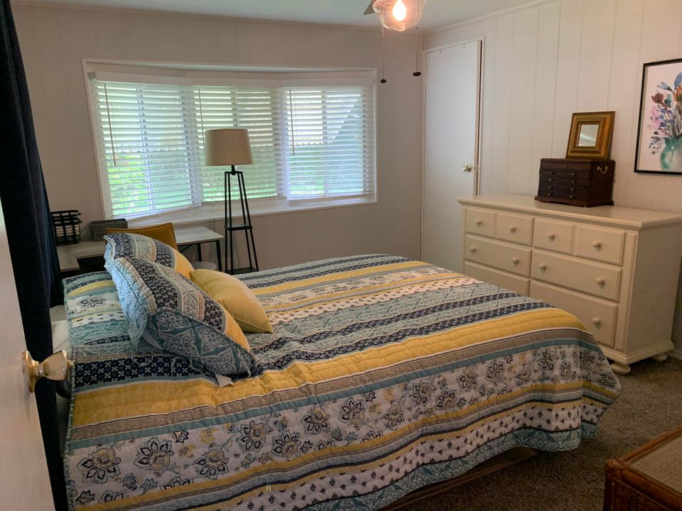 Под контрактом: $58,000 (2 спален, 2 ванн, 1060 Квадратных фут)