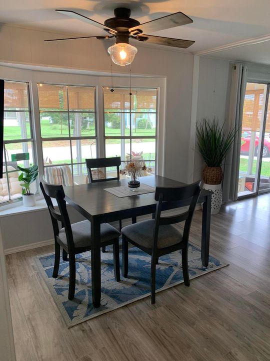 Под контрактом: $58,000 (2 спален, 2 ванн, 1060 Квадратных фут)