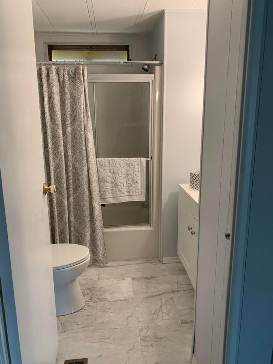 Под контрактом: $58,000 (2 спален, 2 ванн, 1060 Квадратных фут)