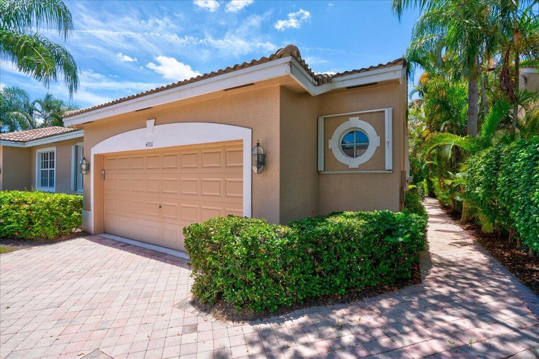 На продажу: $189,000 (3 спален, 2 ванн, 2030 Квадратных фут)