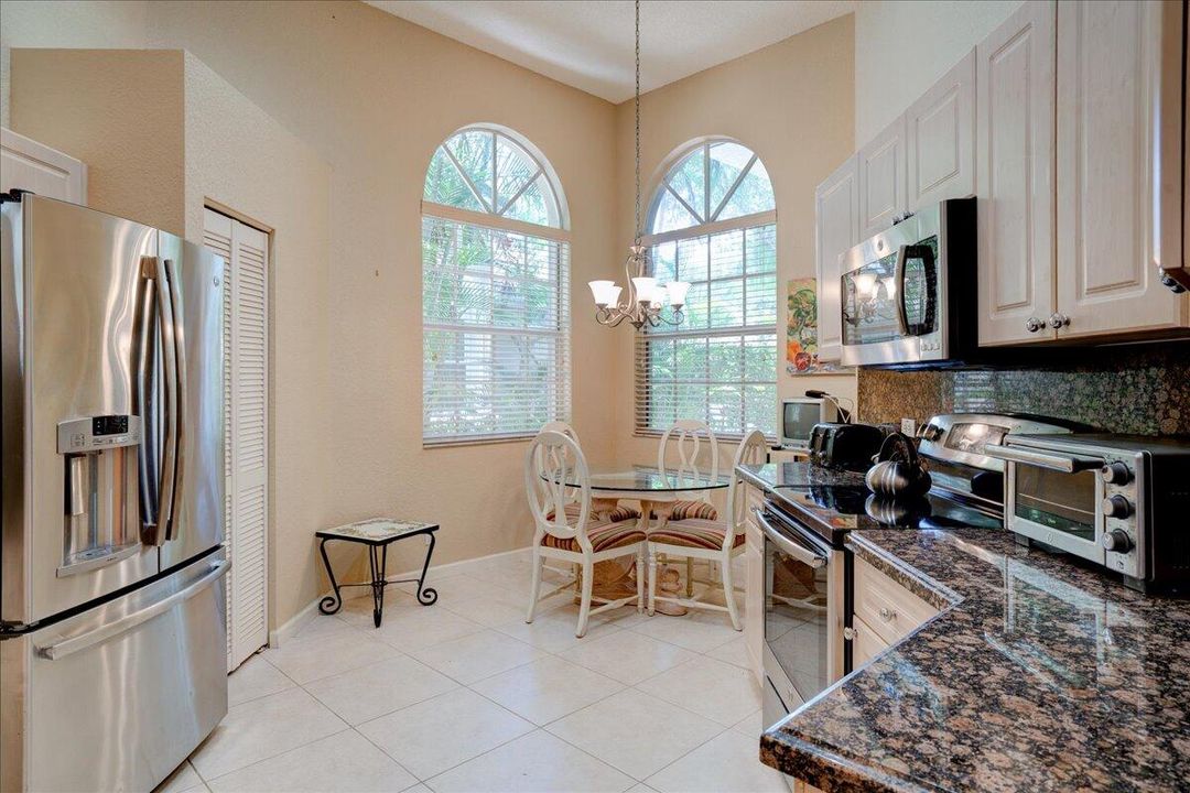 На продажу: $189,000 (3 спален, 2 ванн, 2030 Квадратных фут)