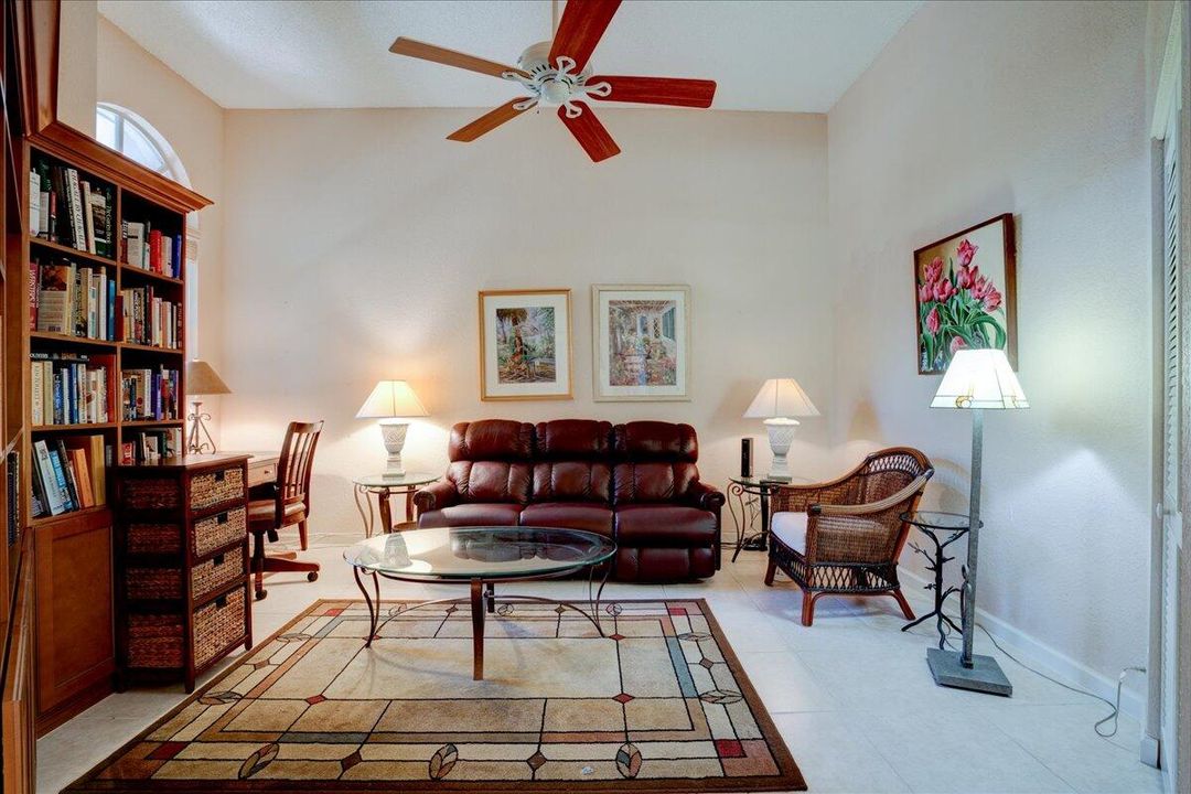 На продажу: $189,000 (3 спален, 2 ванн, 2030 Квадратных фут)