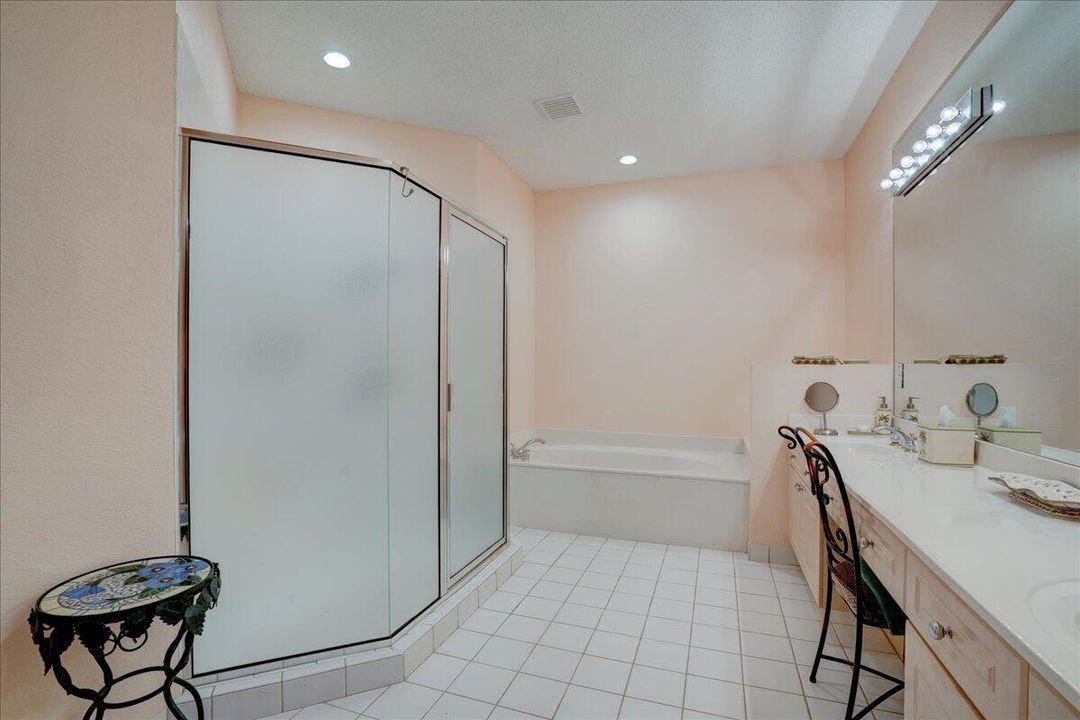 На продажу: $189,000 (3 спален, 2 ванн, 2030 Квадратных фут)