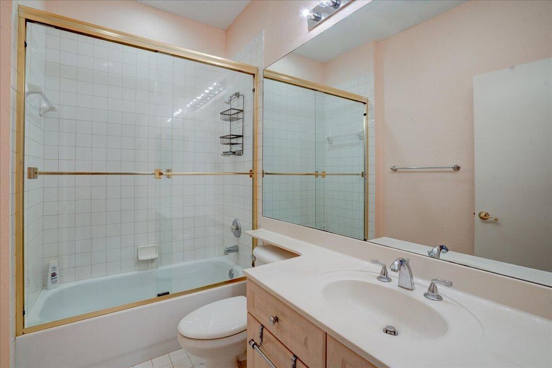 На продажу: $189,000 (3 спален, 2 ванн, 2030 Квадратных фут)