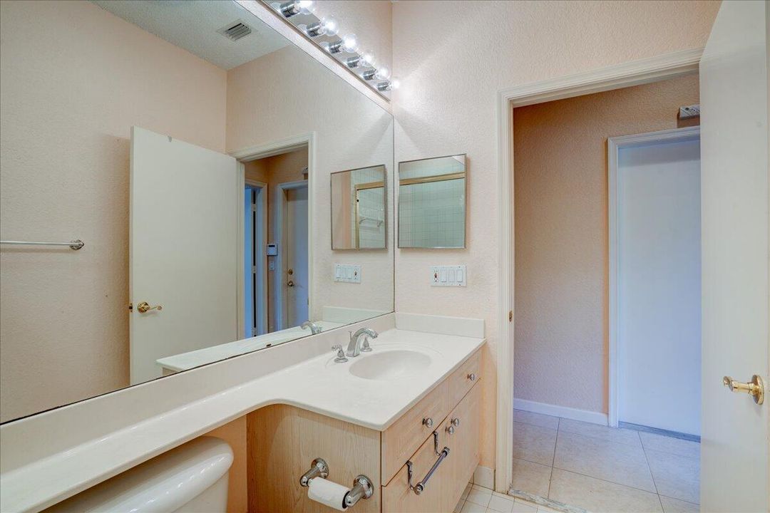 На продажу: $189,000 (3 спален, 2 ванн, 2030 Квадратных фут)