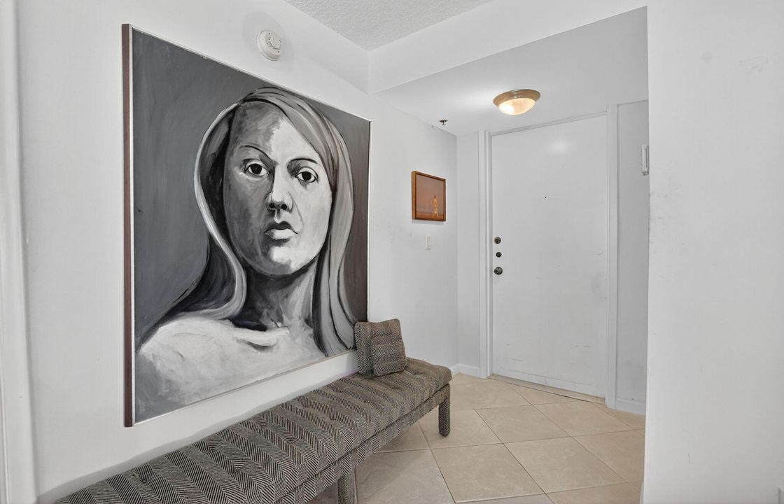 Под контрактом: $165,000 (2 спален, 2 ванн, 1255 Квадратных фут)