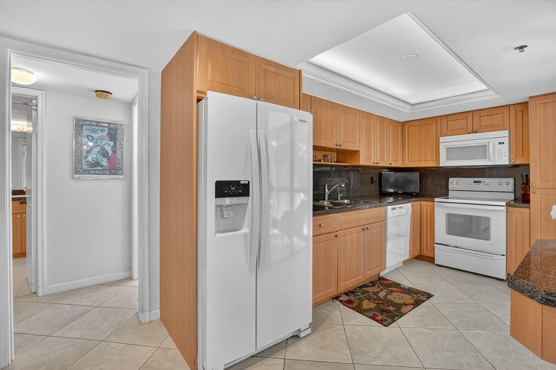 Под контрактом: $165,000 (2 спален, 2 ванн, 1255 Квадратных фут)