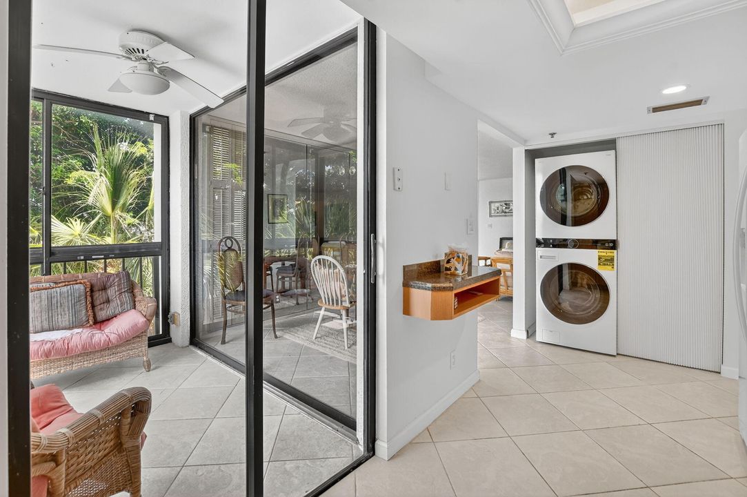 Под контрактом: $165,000 (2 спален, 2 ванн, 1255 Квадратных фут)