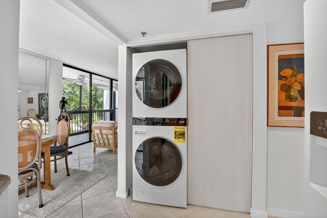 Под контрактом: $165,000 (2 спален, 2 ванн, 1255 Квадратных фут)