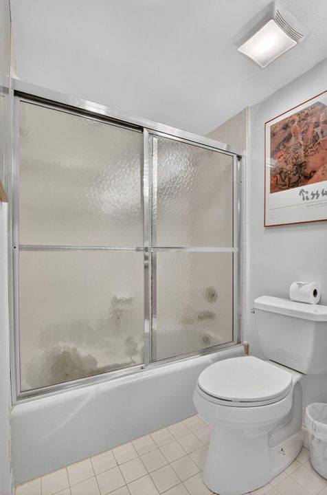 Под контрактом: $165,000 (2 спален, 2 ванн, 1255 Квадратных фут)